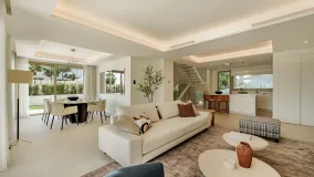 Triplex a la venta con 4 dormitorios en Benalús