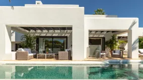 For sale villa with 4 bedrooms in Finca Cortesin