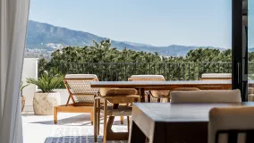 For sale villa with 6 bedrooms in Nueva Andalucia