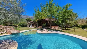 Ojen, finca con 3 dormitorios a la venta