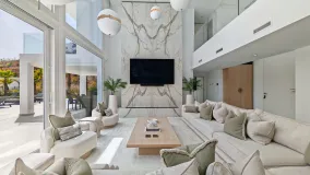 Se vende villa de 4 dormitorios en La Mairena