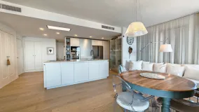 Comprar apartamento con 4 dormitorios en Sitio de Calahonda