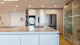 Comprar apartamento con 4 dormitorios en Sitio de Calahonda
