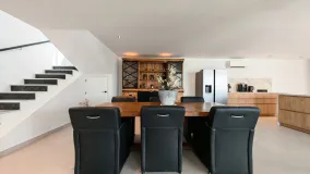 8 bedrooms Elviria villa for sale