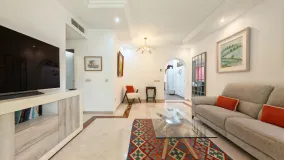 For sale apartment in Elviria