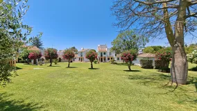 Adosado de 2 dormitorios en venta en Elviria