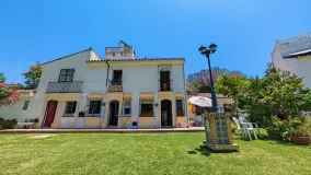 Adosado de 2 dormitorios en venta en Elviria