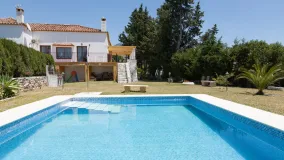 Comprar villa de 5 dormitorios en Mijas