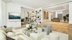 Villa en venta en Nueva Andalucia con 5 dormitorios
