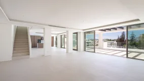 Duplex penthouse for sale in Señorio de Marbella