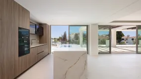Duplex penthouse for sale in Señorio de Marbella