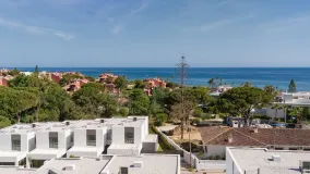 Town house for sale in Elviria Playa with 3 bedrooms