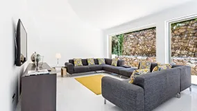 Villa a la venta con 6 dormitorios en Hacienda las Chapas