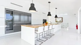 Villa a la venta con 6 dormitorios en Hacienda las Chapas