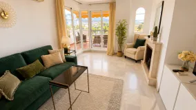 Apartamento con 2 dormitorios en venta en Señorio de Aloha