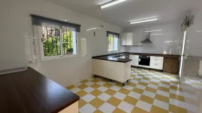 Comprar villa de 5 dormitorios en Marbella Country Club