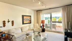 2 bedrooms Aloha Mirasierra apartment for sale