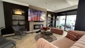 For sale town house with 4 bedrooms in Valdeolletas