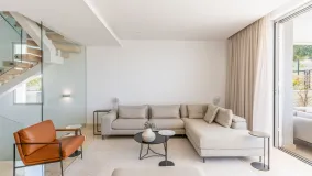 Comprar villa pareada de 4 dormitorios en La Finca de Marbella