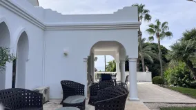 Villa a la venta con 4 dormitorios en Bahia de Marbella