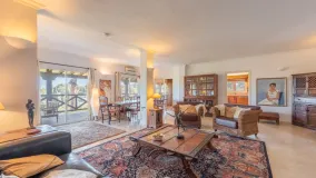 Se vende villa en Sotogrande Costa Central con 5 dormitorios
