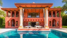 Se vende villa de 6 dormitorios en Sierra Blanca