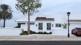 Villa a la venta con 4 dormitorios en Nueva Andalucia
