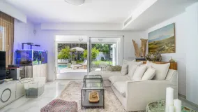 Villa for sale in Los Naranjos Hill Club with 4 bedrooms
