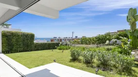 For sale ground floor apartment in Estepona Golf
