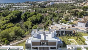 For sale town house with 6 bedrooms in Rio Real Golf