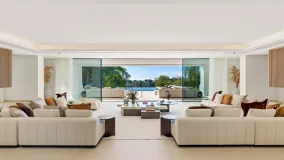 Villa en venta con 7 dormitorios en La Quinta Golf