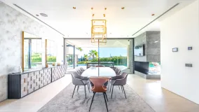 Villa de 6 dormitorios a la venta en Lomas del Virrey