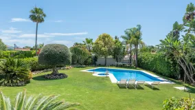 Se vende villa con 6 dormitorios en Paraiso Alto
