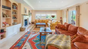 Se vende villa con 6 dormitorios en Paraiso Alto
