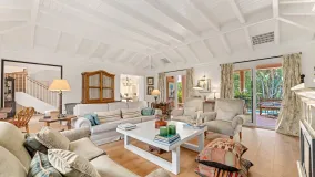 For sale villa with 5 bedrooms in Altos de Puente Romano