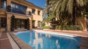 Bungalow for sale in Bahia de Banus with 3 bedrooms