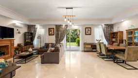 4 bedrooms villa for sale in Nueva Andalucia