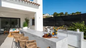 Villa a la venta en Elviria
