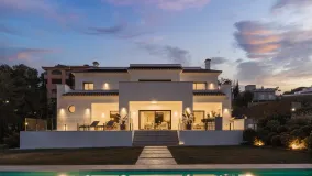 Villa a la venta en Elviria