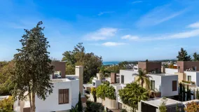 Buy 4 bedrooms villa in Golden Mile