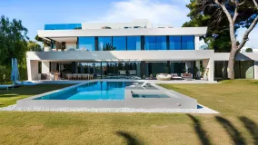 Villa a la venta de 6 dormitorios en Los Monteros Playa
