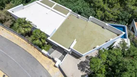 Se vende villa en Los Altos de los Monteros de 4 dormitorios