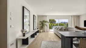 Comprar villa con 4 dormitorios en Guadalmina Alta