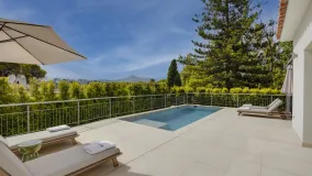 Comprar villa con 4 dormitorios en Guadalmina Alta