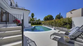 Villa en venta con 5 dormitorios en Guadalmina Alta