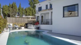 Villa en venta con 5 dormitorios en Guadalmina Alta