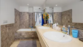 Atico duplex con 3 dormitorios en venta en Los Flamingos Golf