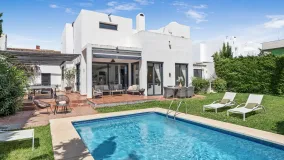 Se vende villa en Nueva Andalucia