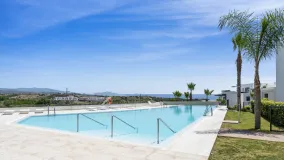 For sale ground floor apartment in Estepona Golf