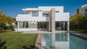 Villa con 5 dormitorios en venta en El Paraiso